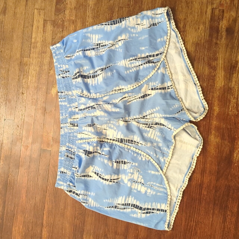 Rue21 blue and white ombre tie dye comfy boho shorts